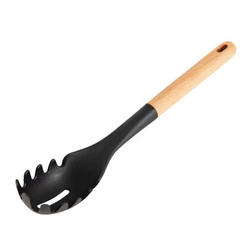 Łyżka do makaronu z drewnianym trzonkiem 33cm
