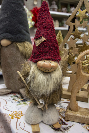 Skrzat na nartach futro, bordo czapka ON / ONA 37 cm 1 sztuka