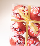 Bombki czerwone brokatowe z reniferem i choinką 7 cm 6 sztuk