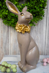 Figurka Zając ceramiczny brąz złoty wianek na szyi 30cm