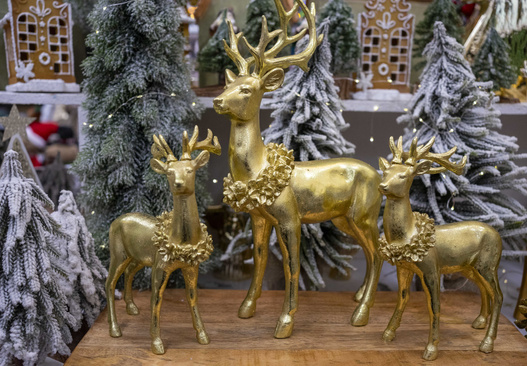 Renifer ceramiczny stojący złoty z wiankiem 22x16cm