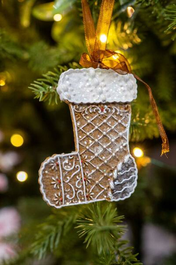 Zawieszka ceramiczna piernikowa but 8cm