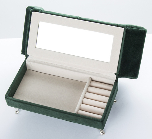 Szkatułka aksamit kanapa ciemno zielona serce 15x25x10cm