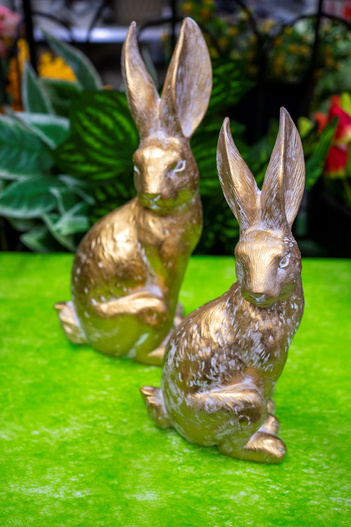 Figurka Zając złoty szczotkowany siedzący 29,5 cm