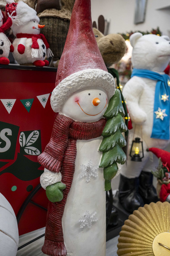 Bałwan BIG 110cm ceramiczny biały z LED i pozytywką w czapce mikołaja