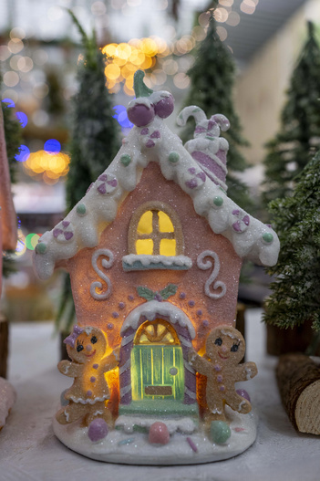 Domek LED ceramiczny piernikowy pastelowy 19 cm