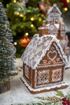 Domek ceramiczny z piernika LED brązowy 17cm dach firanka