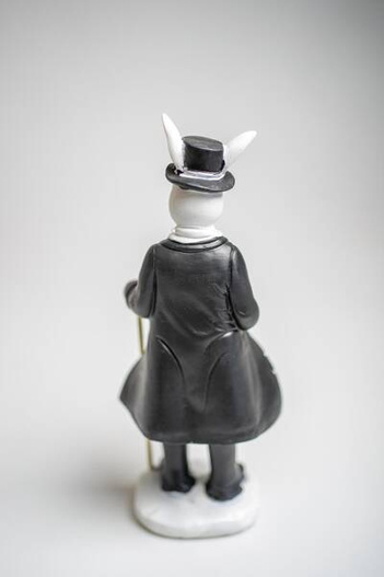 Figurka Zając w czarnym fraku lub białej sukience 28cm