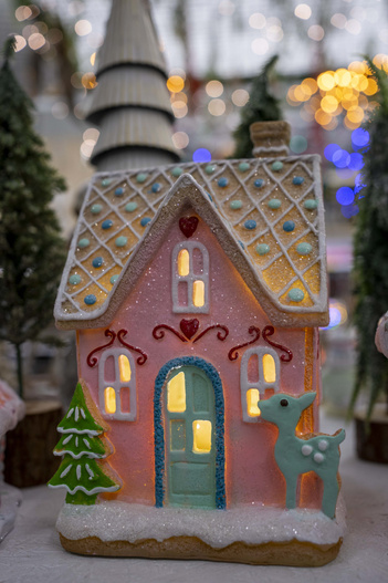 Domek LED pastel róż niebieskie drzwi 22x14,5cm