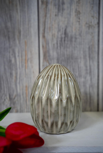 Jajko ceramiczne beżowe cieniowane, plisowane 12cm