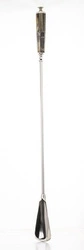 Łyżka do butów metalowa srebrna brązowy uchwyt 61 cm