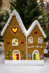 Domek LED ceramiczny piernik  LED biały dach podwójny 33x27cm 