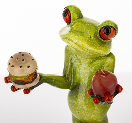 Figurka Żaba z hamburgerem i jabłkiem 15,5cm