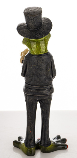Figurka Żaba w czarnym kapeluszu, świnka na rękach 17,5cm