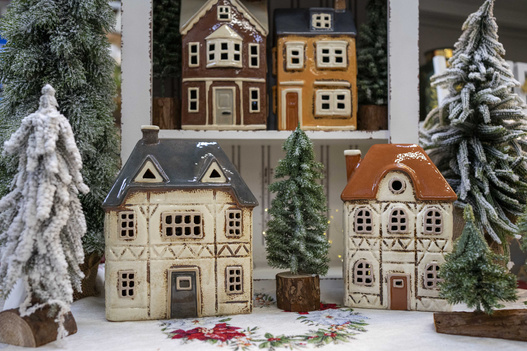 Domek Holenderski T-light kremowy, brązowy dach 1 piętro